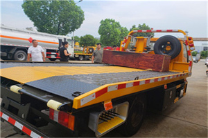 呼中附近拖车电话号码服务